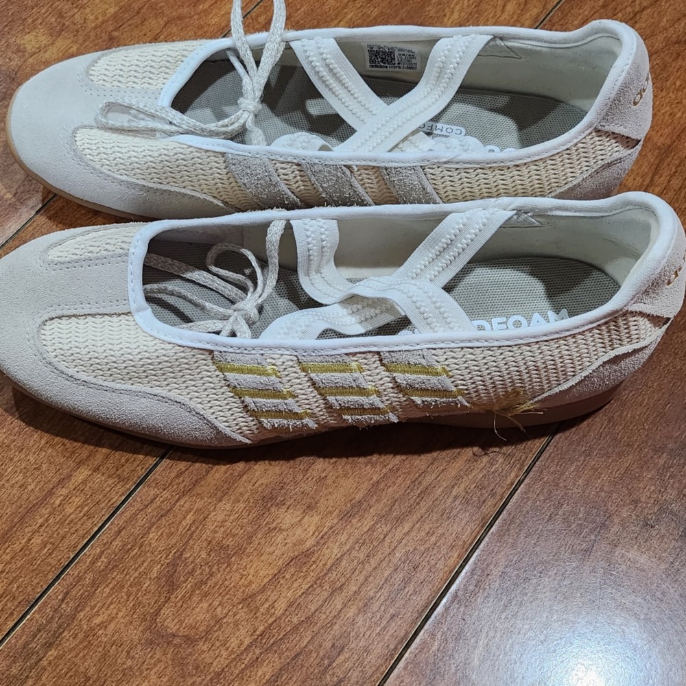 Adidas Barreda Mary Jane Flats Cream Gold Mesh Suede KI3380 Womens Size 9